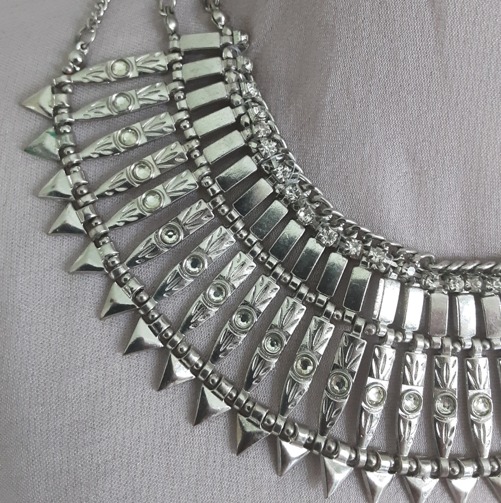 Heavy Metal Silver Tone Rhinestone Statement Bib Necklace. 18" - Picture 5 of 8